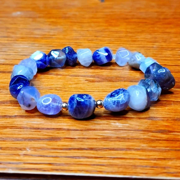 Handcrafted Charming Genuine Amethyst & Fluorite Gemstone Stretch Bracelet - Picture 2 of 4